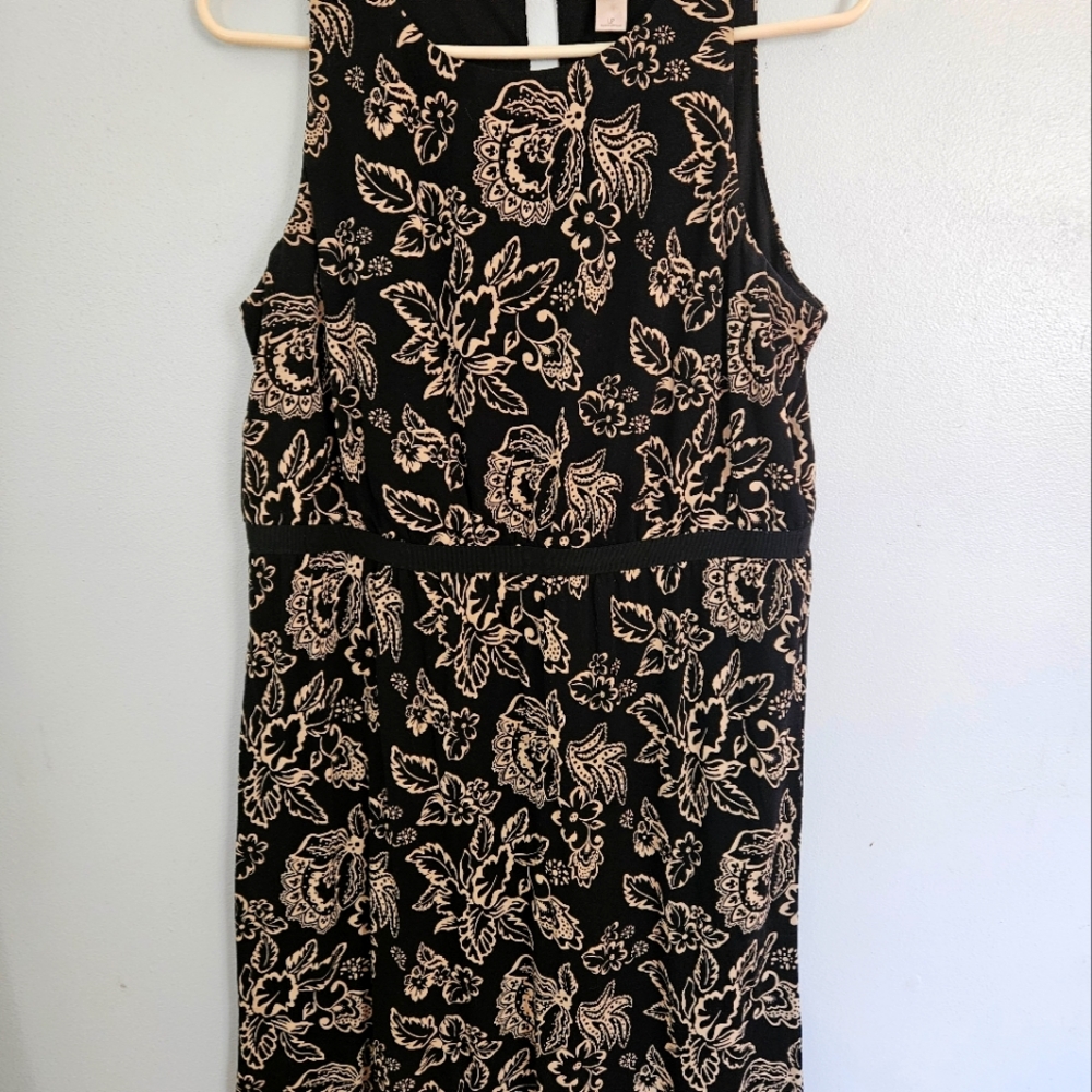 Black and tan patterned sleeveless dress
